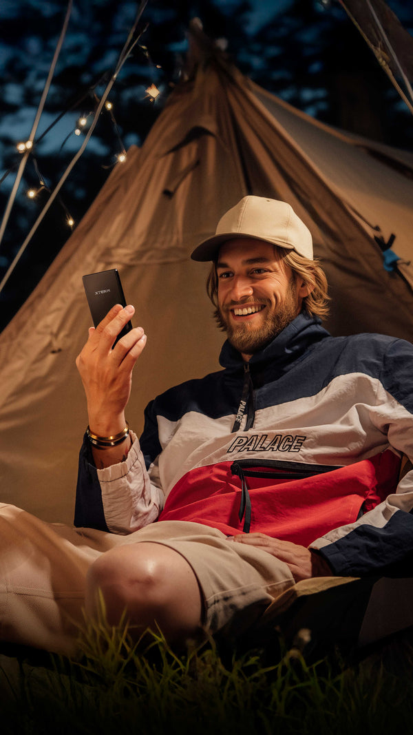 Đọc sách tại quán cà phê — sách và cà phê, bộ đôi hoàn hảo